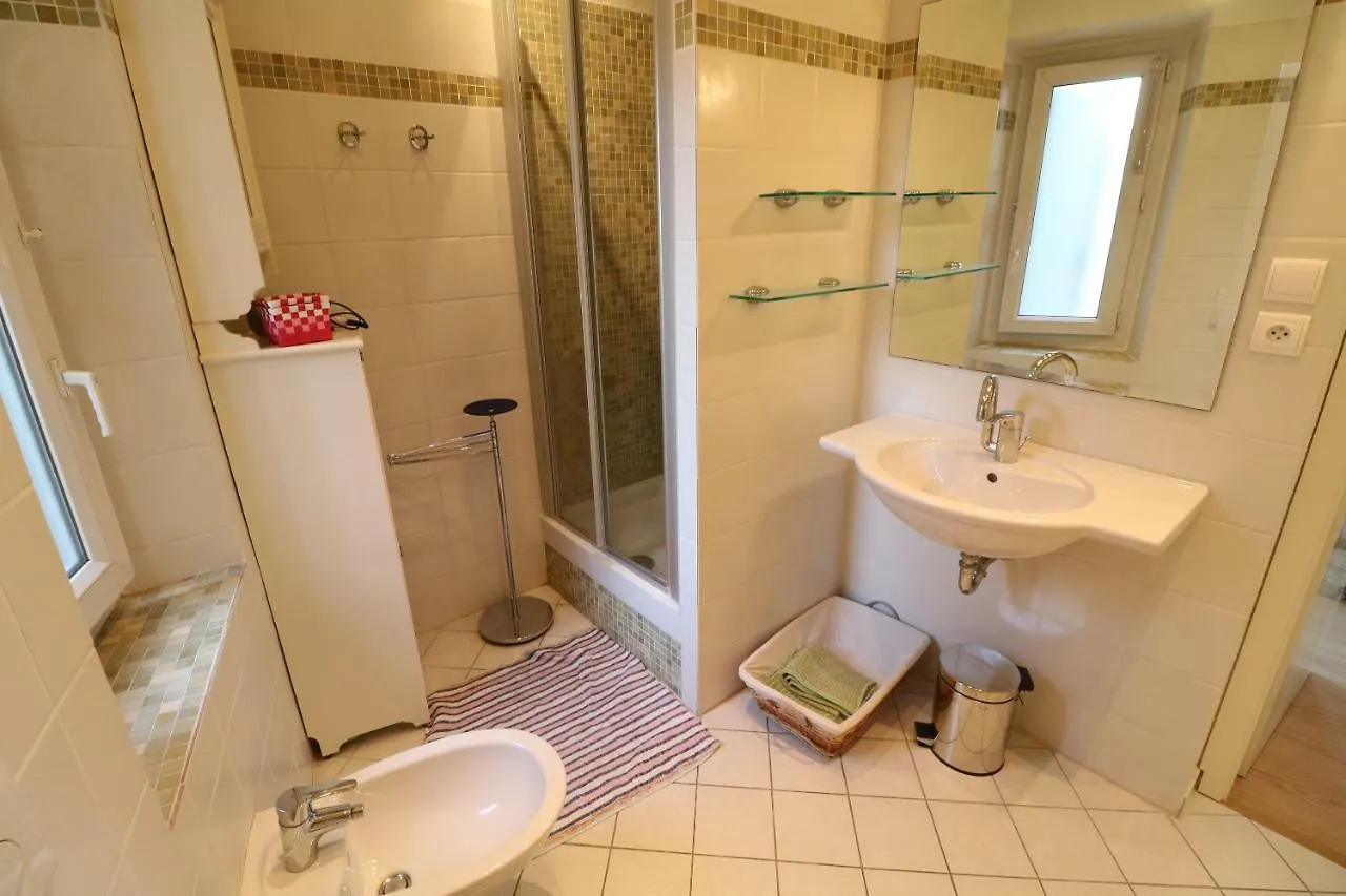 1 Bedroom Suquet, 6 Min From The Palais, Balcony City & Port View 220 Cannes